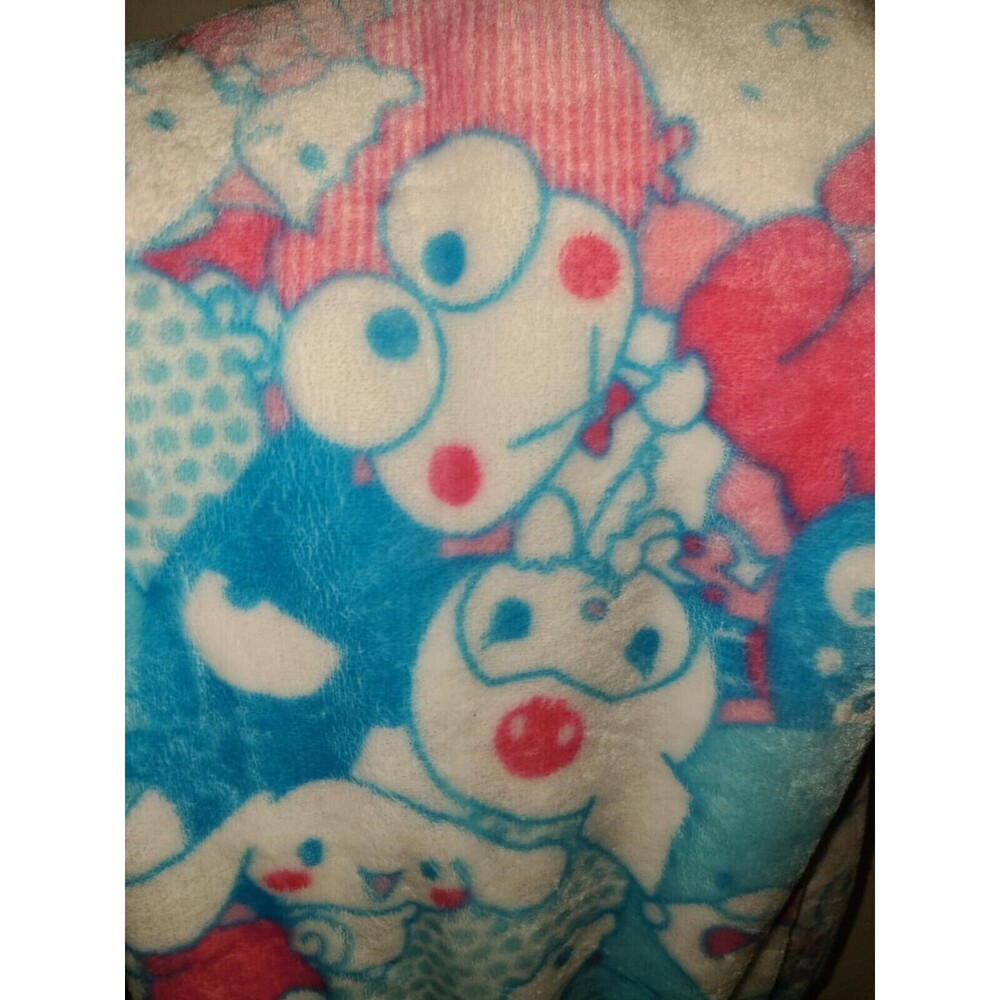 HELLO KITTY Sanrio Soft Plush Throw Blanket Blue Friends 70 x 60 NEW NIB